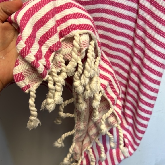 Hat Attack hooded fringe coverup - Picture 4 of 6